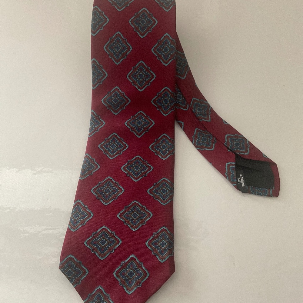 GIVENCHY MENS 100% SILK TIE